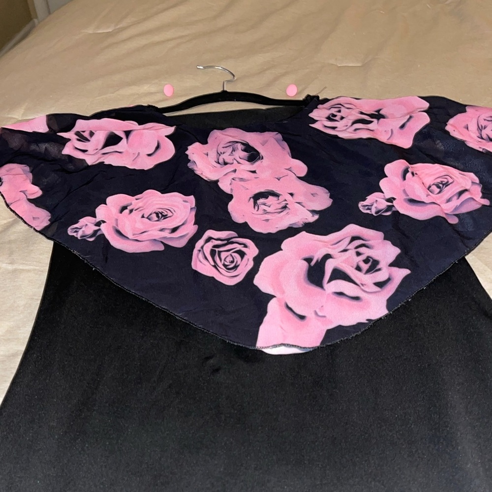 Women’s Elegant Rose Overlay Capelet Dress !! - Picture 9 of 12